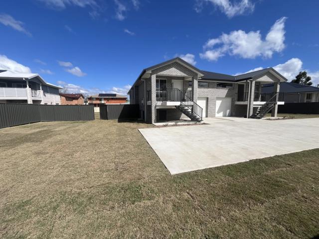 Newly Built Hibbard Home in Grafton