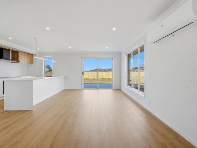 Newly Built Spacious & Modern 4 Bedroom Family Home in Bagdad