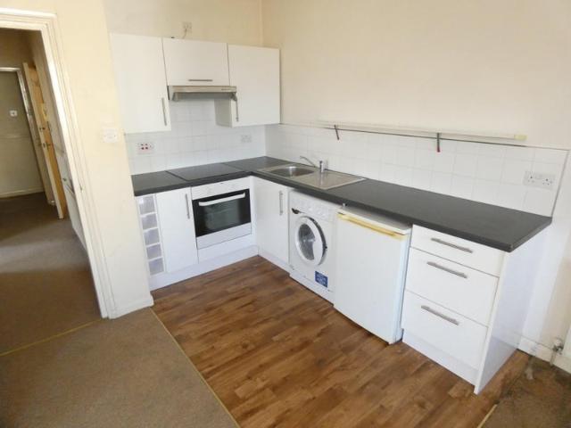 Newly decorated one bed spacious flat, Bow E3