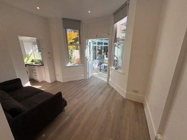 Newly Decorated Two Bed Garden Flat