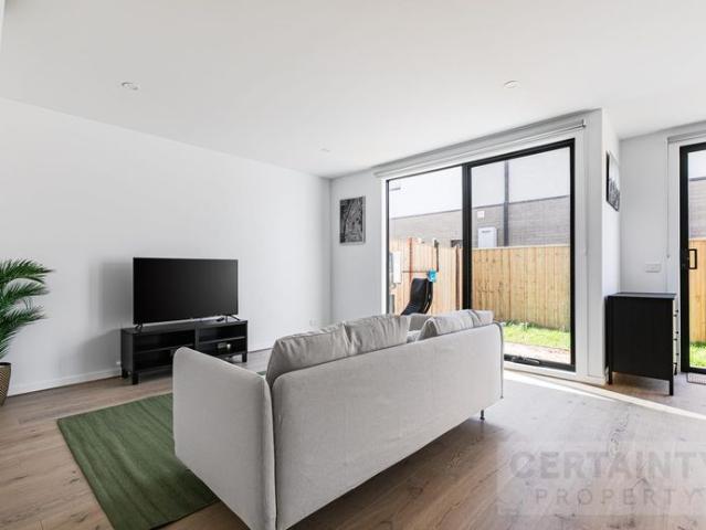 NEWLY FURNISHED CO LIVING PROPERTY