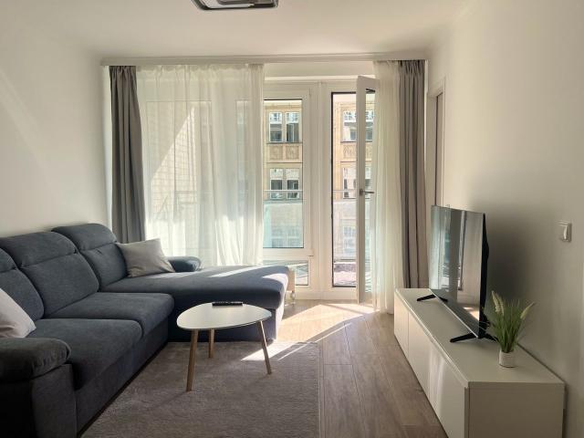 Newly furnished, central apartment with balcony & concierge service in Berlin Mitte, Berlin Amsterdam Apartments for Rent