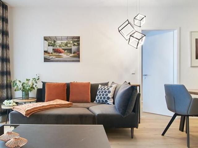 Newly furnished flat with terrace and underground car park – approx. 7 min by car to “Außenalster”