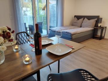 Newly furnished new building bright with garden centrally located near S Bahn incl. fiber optic connection