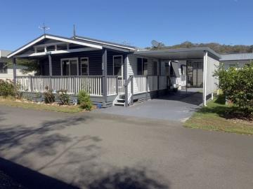 Salamander Bay, Port Stephens - Parking