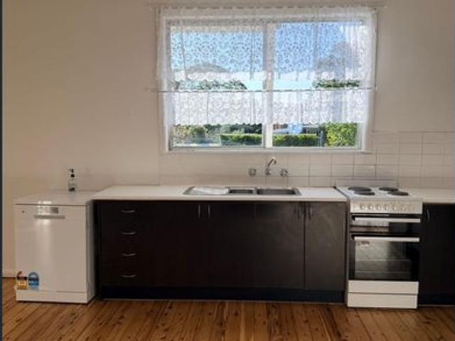 Newly painted House to rent