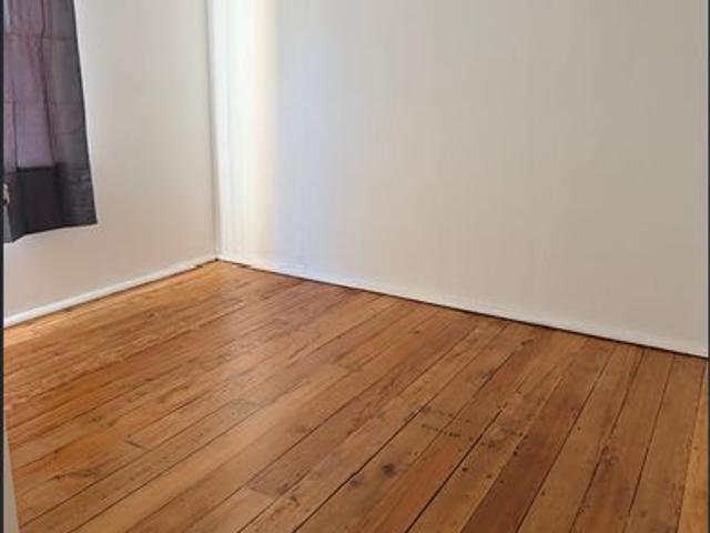 Newly painted House to rent