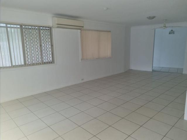 Newly painted, large bedrooms, secure property 49 Hollywell Road Biggera waters