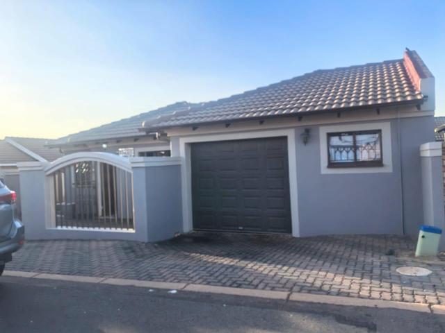 Newly painted 3 bedrooms house to rent in Rosslyn