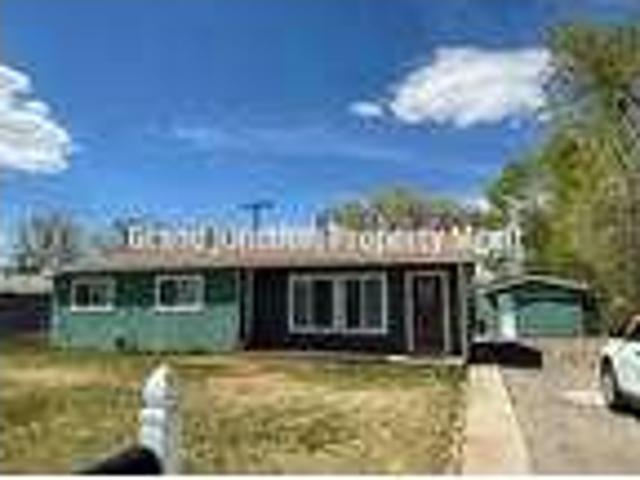 Newly remodeled 2 bedroom, 2 bath home with a detached
