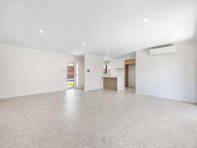 Newly Renovated 3 Bedroom home Walk to Meltons New Train Station