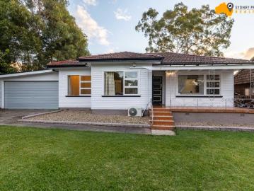Newly Renovated 3 Bedroom House Sitting on a Block of Developer's Delight Duplex Potential subject to council approval