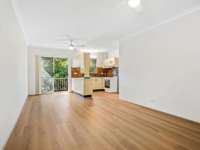 Newly Renovated 3 Bedroom Unit in Convenient Location!