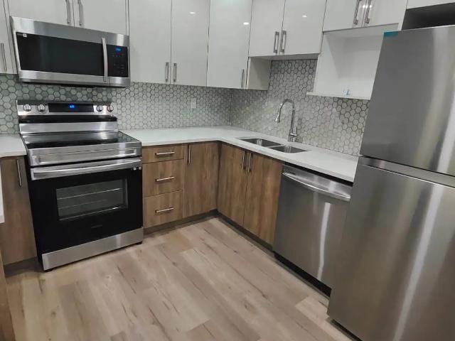 Newly Renovated 3 Bedroom 10 minutes from Downtown