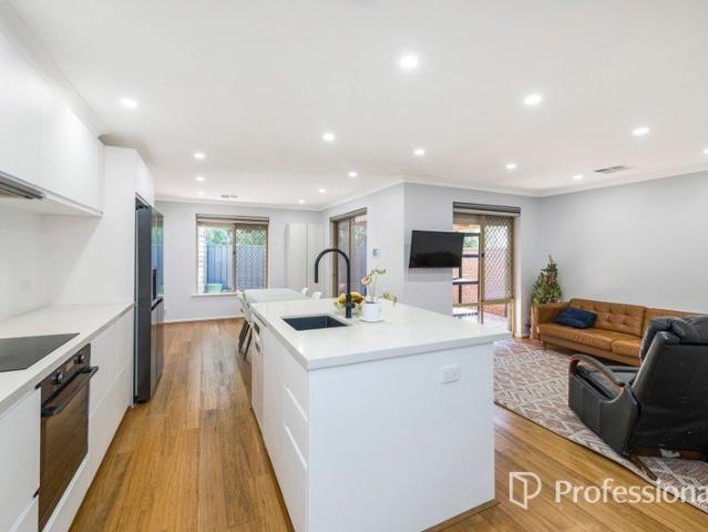 Newly Renovated 3 Bedroom, 2 Bathroom Unit in Kingsley!
