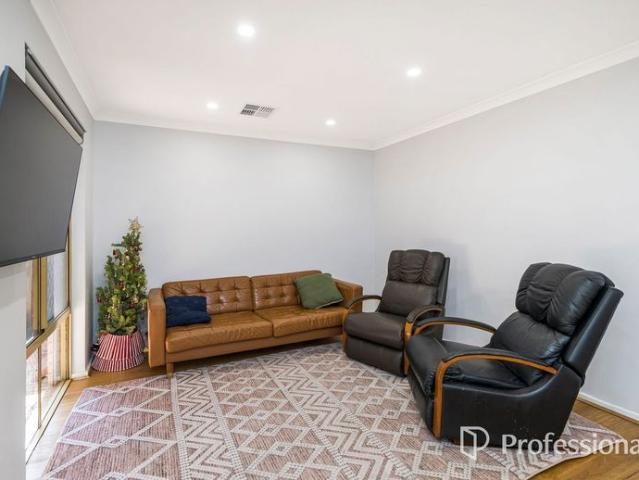 Newly Renovated 3 Bedroom, 2 Bathroom Unit in Kingsley!