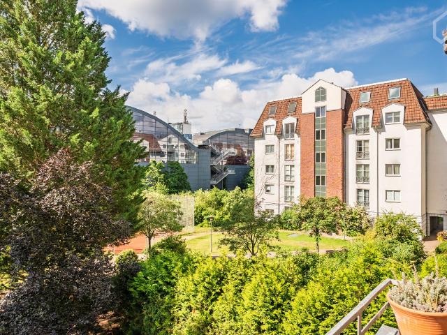 Newly renovated 3 BR Altbau flat near lakeside 20 mins to town, Berlin Amsterdam Apartments for Rent