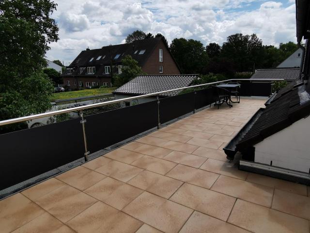 Newly renovated 3 room apartment with roof terrace in Düsseldorf Wersten, Dusseldorf Amsterdam Apartments for Rent