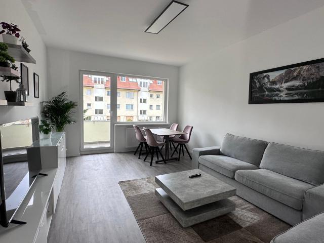 Newly Renovated 3 Room Apartment in Mariendorf