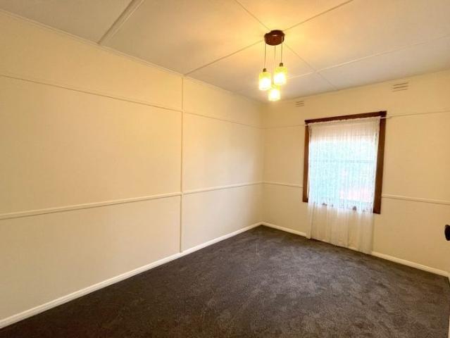 Newly Renovated 1950's home in the heart of Woodside