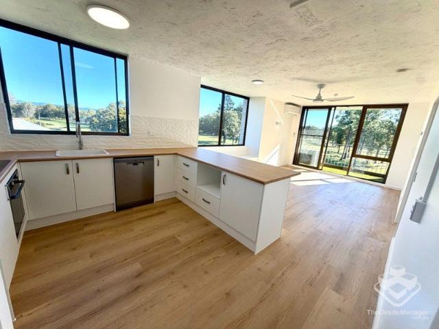 Newly renovated 1 Bedroom Apartment on Golf Course