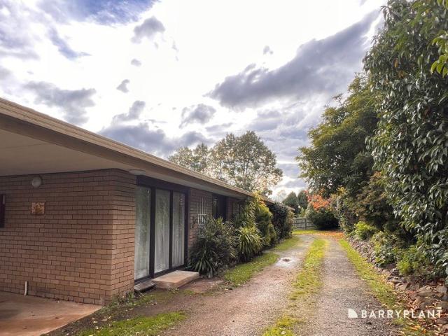 NEWLY RENOVATED 1 BEDROOM UNIT AVAILABLE NOW!