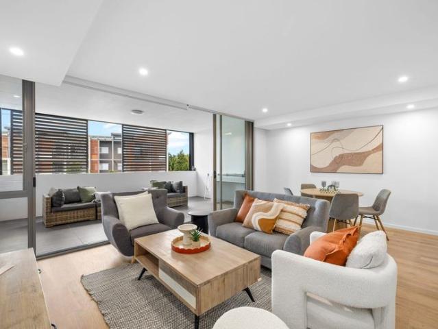 Newly Renovated 1 bedroom 1 study Fully Furnished