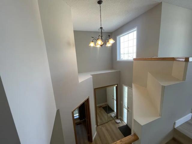 Newly renovated! 2000 sqft Single house in Scenic Acres