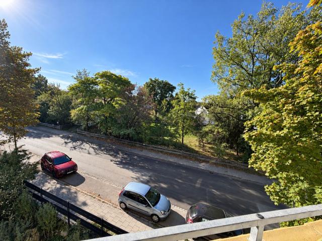 Newly renovated 2.5 room flat with balcony near Munich