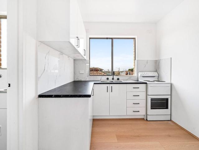 Newly renovated 2 bed apartment with stunning city views