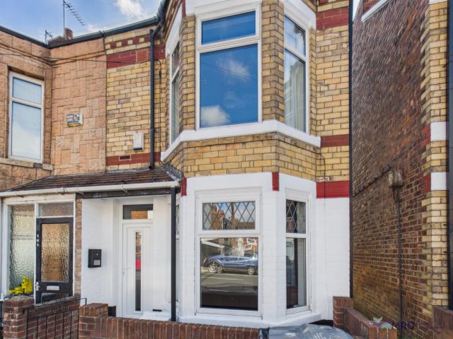 Newly Renovated 2 Bedroom End Terraced House