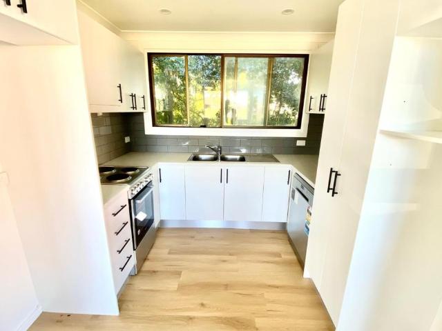 NEWLY RENOVATED 2 BEDROOM FLAT