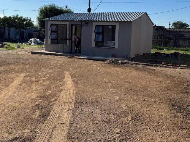 Newly Renovated 2 Bedroom Home for Sale in Turflaagte – Move In Ready!