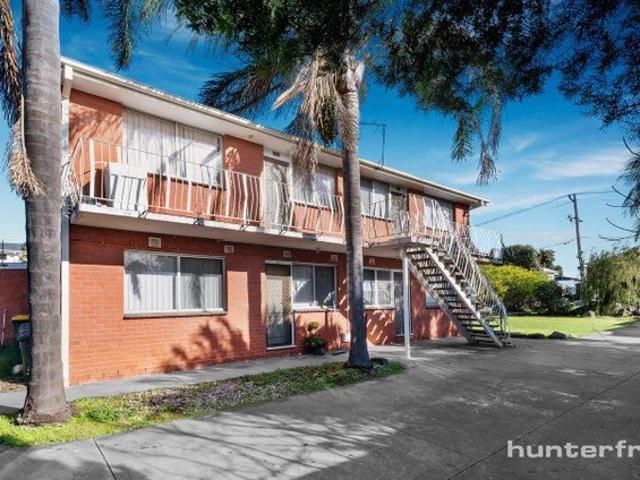 NEWLY RENOVATED 2 BEDROOM UNIT