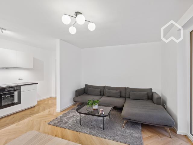 Newly renovated 2 room apartment with balcony in a central location U3 Uhlandstraße
