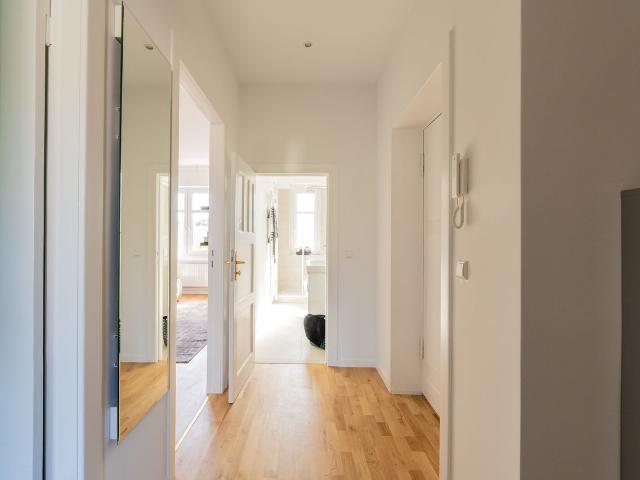 Newly Renovated 2 Room Apartment with Spacious Living Room and Working Place, Berlin Amsterdam Apartments for Rent