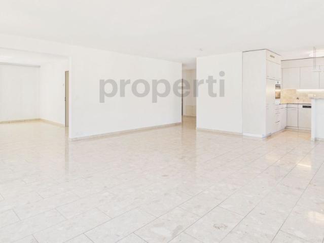 Newly renovated 4.5 room elegant apartment with private parking, Bubendorf