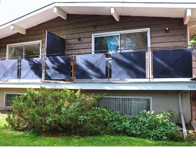 Fully Renovated 4 Bedroom Half Duplex | 2 Living Areas | Near Mill Creek Ravine