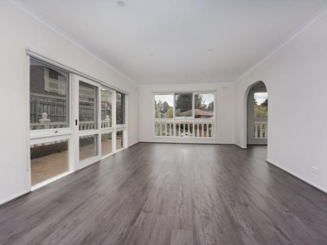 Newly Renovated 5 Bedroom Family Home – Serpell Primary & East Doncaster Secondary School Zones