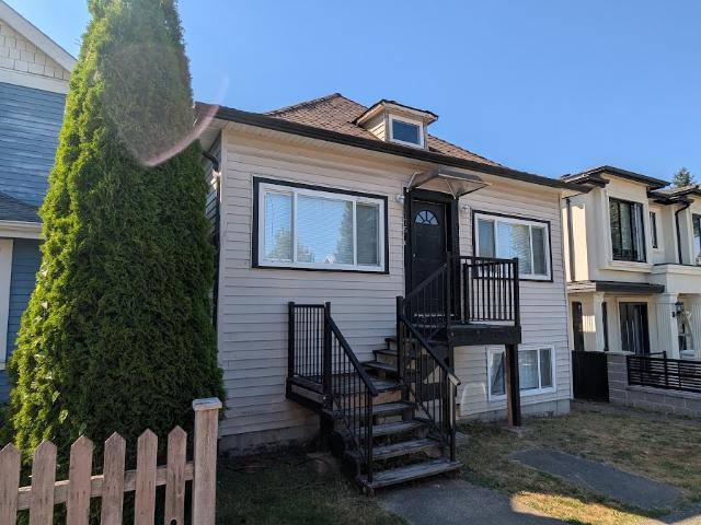 Newly Renovated 5 bedrooms and 2 bathrooms Whole House with 2 kitchens