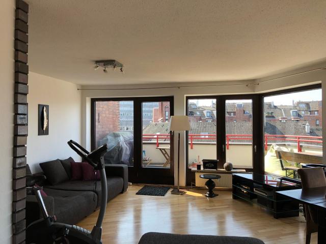 Newly renovated, cute, new penthouse close to park with a lovely view, Dusseldorf Amsterdam Apartments for Rent