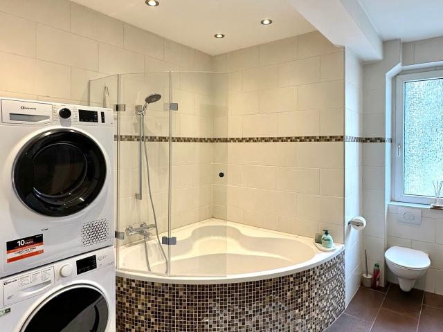 Newly renovated and beautifully decorated home in best location, Dusseldorf Amsterdam Apartments for Rent
