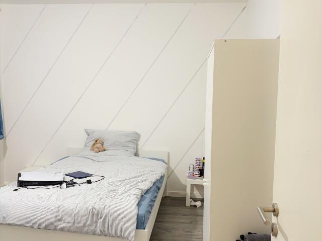 Newly Renovated and Bright 4 Room Apartment in the Heart of Hamburg Schnelsen