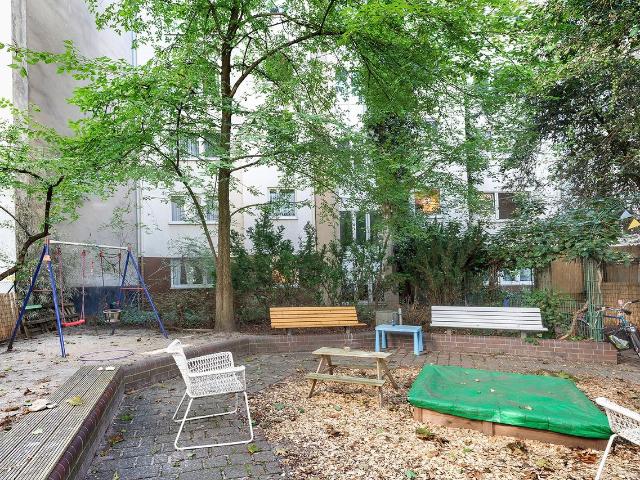 Newly renovated and elegantly furnished ground floor 3 room apartment on a quiet street Berlin Amsterdam Apartments for Rent