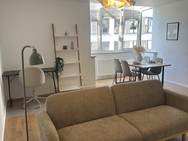 Newly renovated and fully furnished 2 room apartment in Frankfurt Gallus near the centraltrain station, just a 3 minute walk away