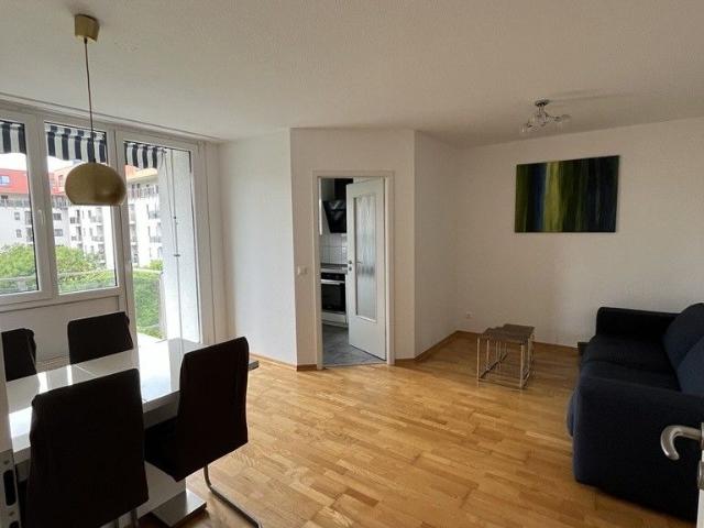 newly renovated and furnished 3 room apartment in Frankfurt central location