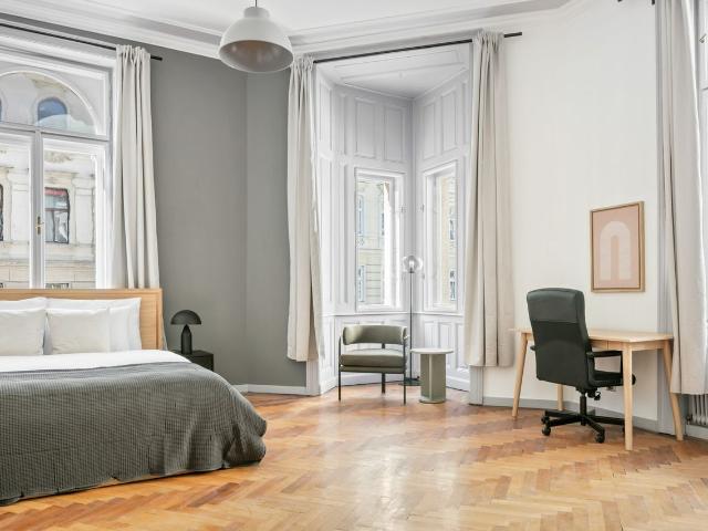 Newly renovated Alsergrund 4BR w/ Fireplace & Storage, Vienna Amsterdam Apartments for Rent