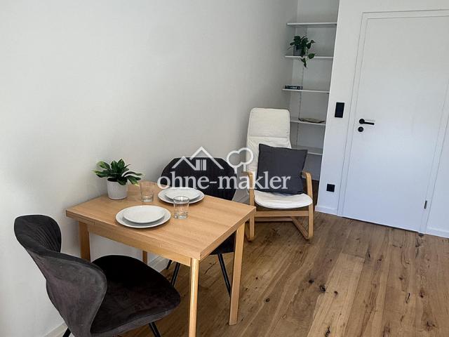 Newly renovated apartment with balcony, full equipment & community lounge WG / Shared flat