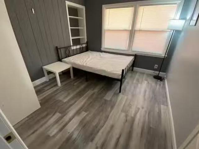 Newly Renovated Atlanta Home · · · Furnished Rooms + Utilitie.
