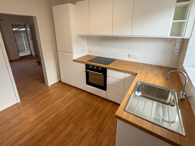 Newly Renovated ground floor 2 Bed Unit with private garden